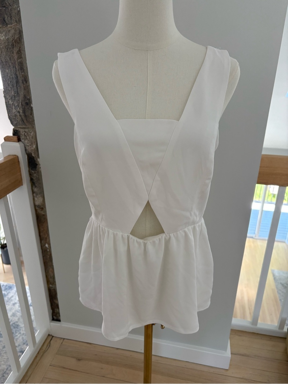 Zara White Sleeveless Crossover Peplum Camisole